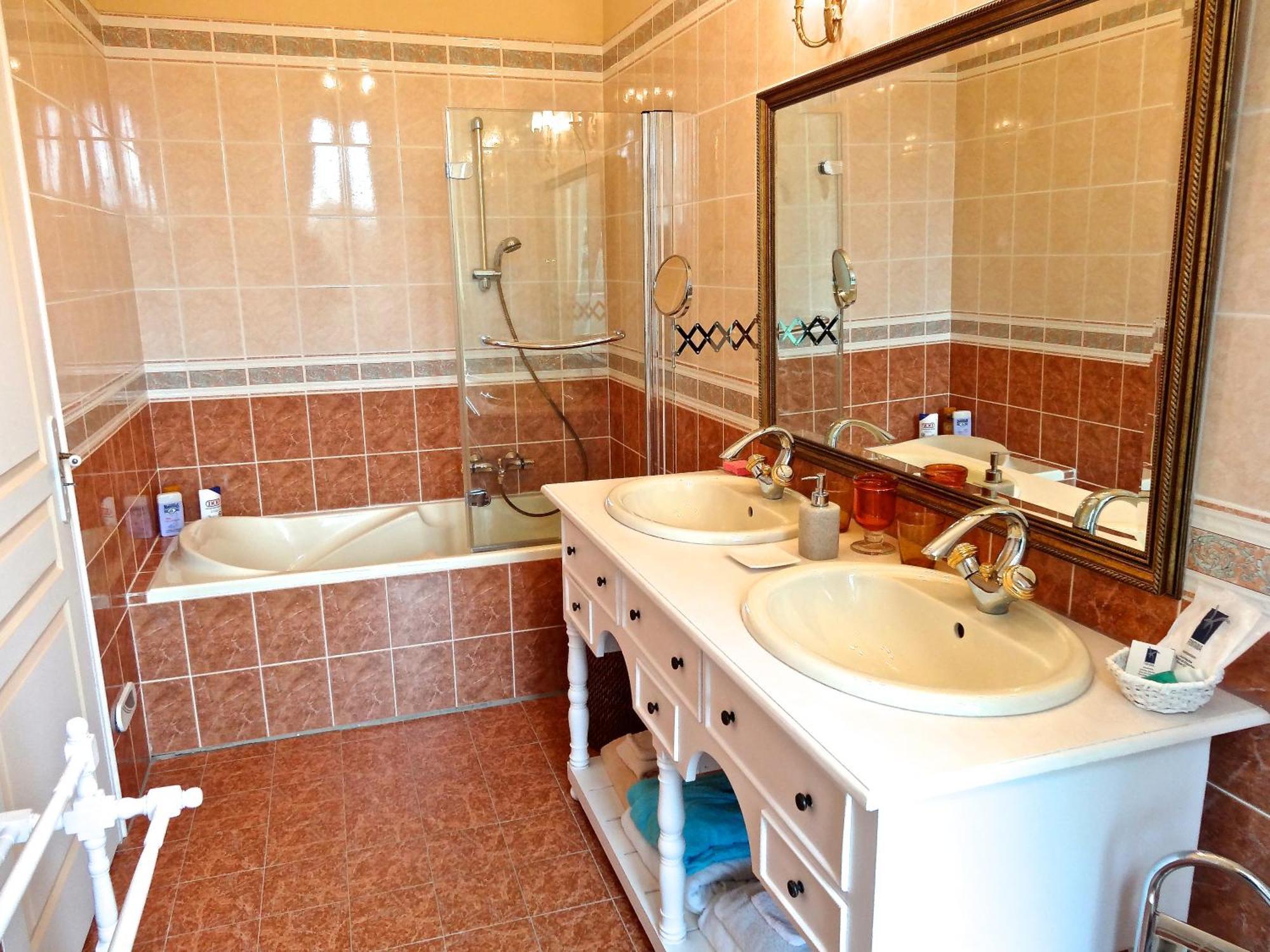 Tournon-Saint-Pierre 샤또 레 발레 B&B 외부 사진