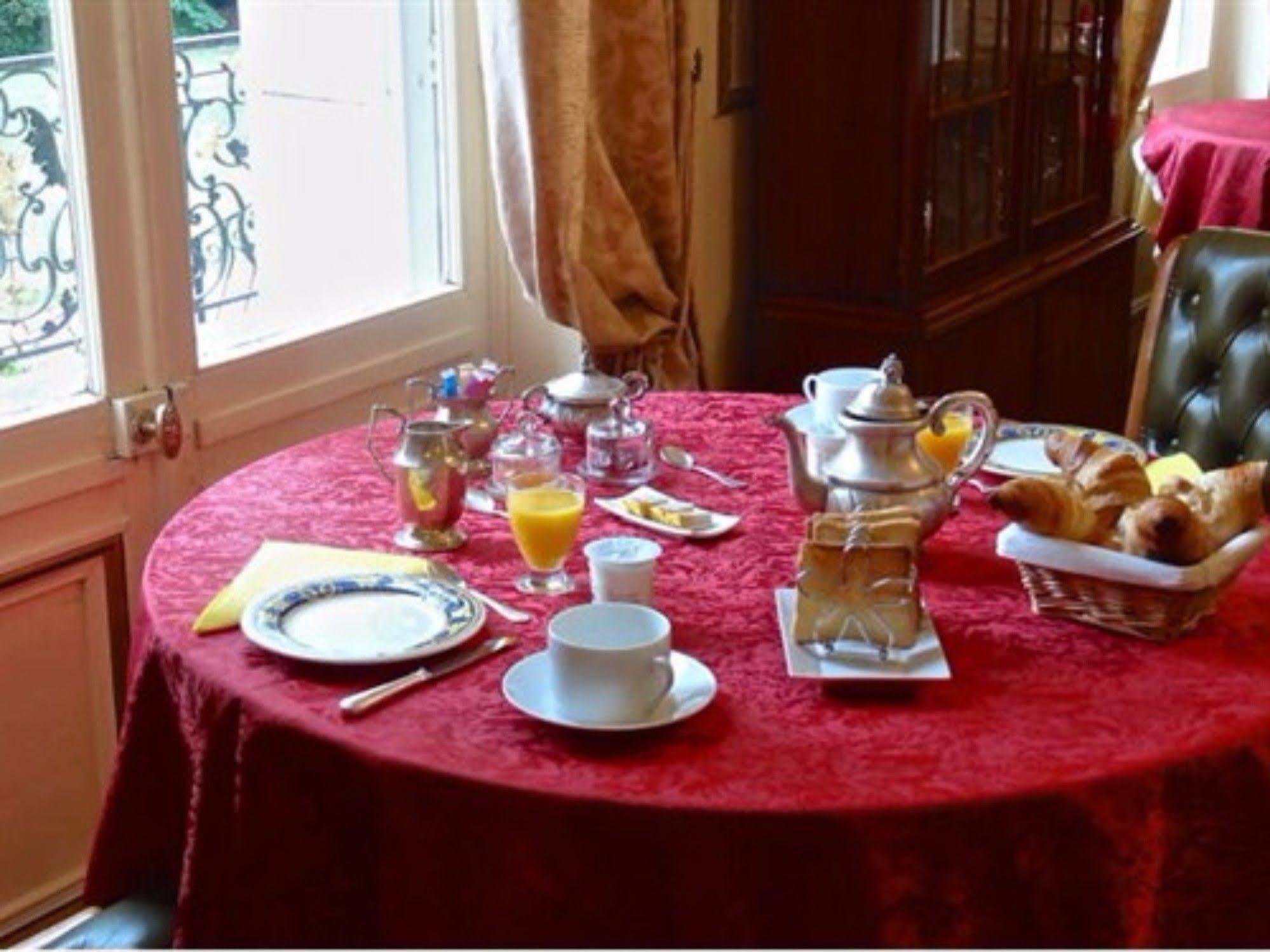 Tournon-Saint-Pierre 샤또 레 발레 B&B 외부 사진